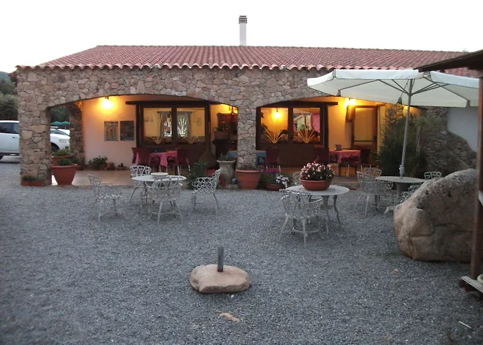 Rocce Bianche Landhaus Arbus